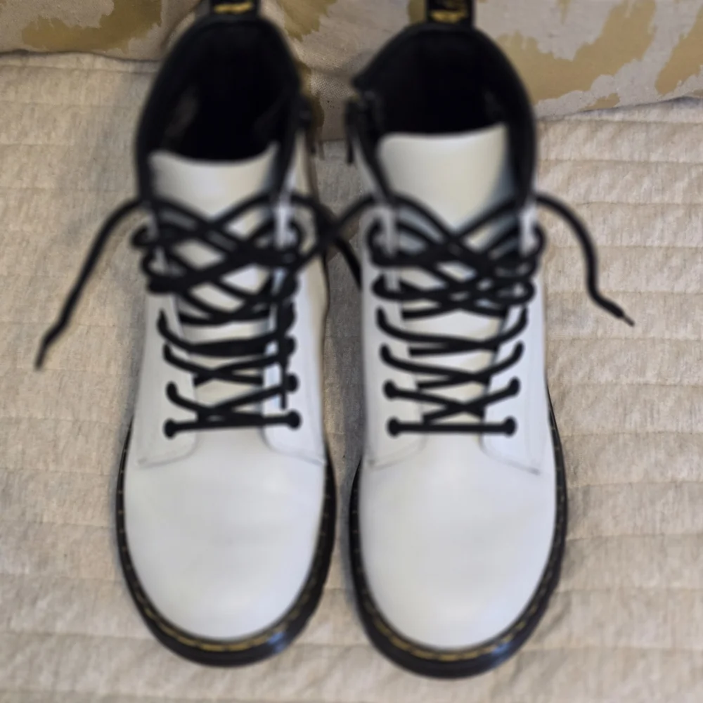 Doc Marten Youth 1460 Patent Leather Lace Up Boots size 3 - Picture 8 of 9